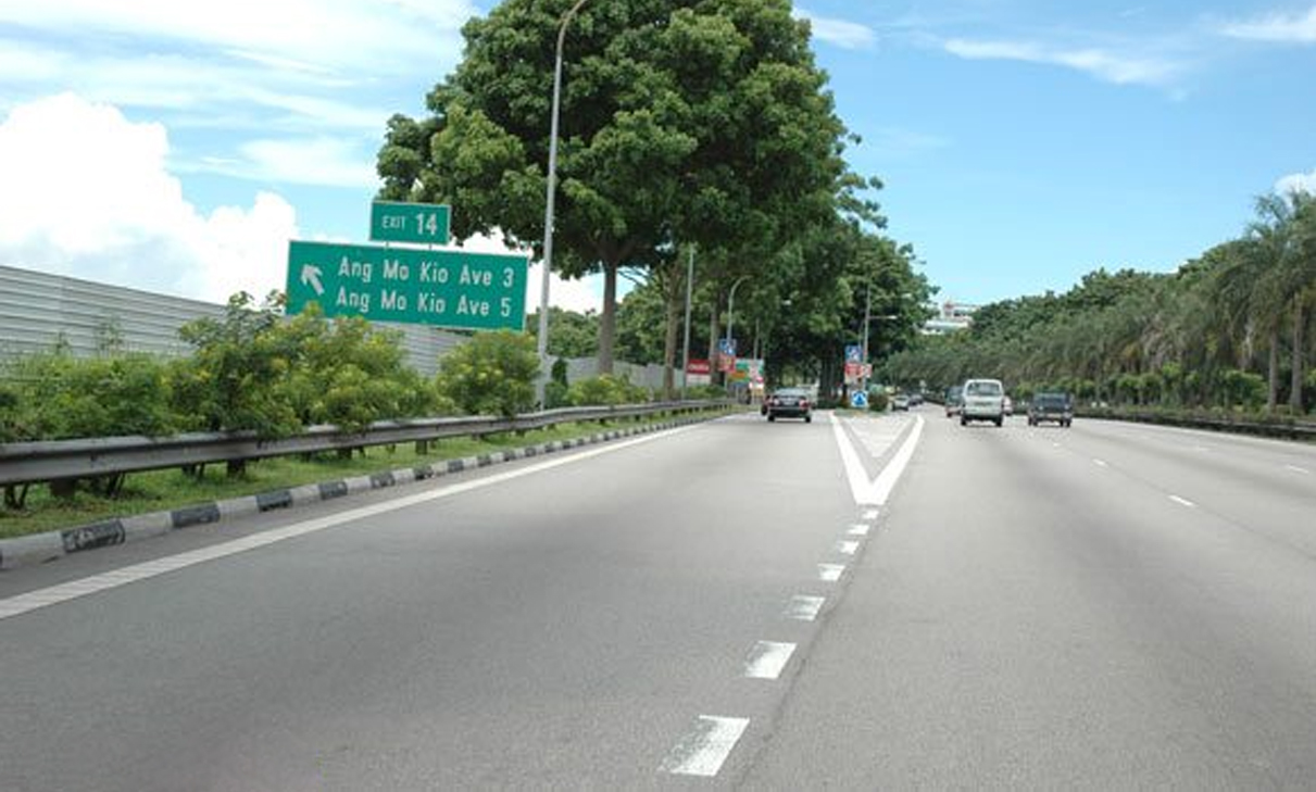 Central Expressway in the vicinity of Myra condo